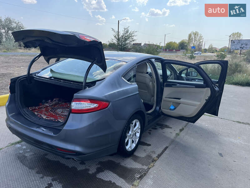 Седан Ford Fusion 2015 в Одесі