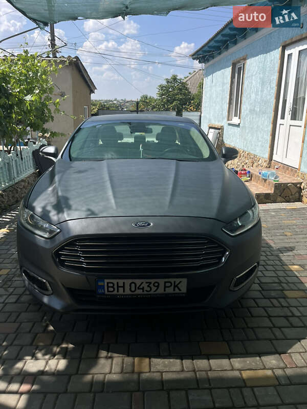Седан Ford Fusion 2015 в Одесі