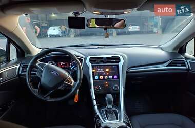 Седан Ford Fusion 2014 в 