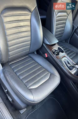Седан Ford Fusion 2016 в 