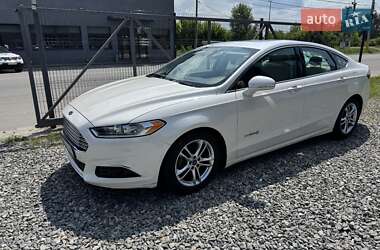 Седан Ford Fusion 2015 в 