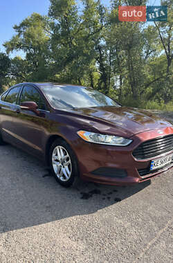 Седан Ford Fusion 2015 в 