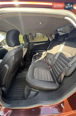 Седан Ford Fusion 2015 в 