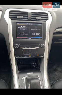 Седан Ford Fusion 2014 в 