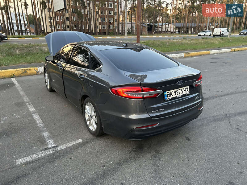 Седан Ford Fusion 2018 в Ирпене
