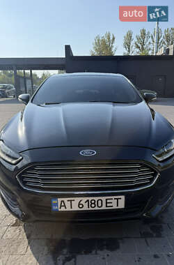 Седан Ford Fusion 2012 в Надворной
