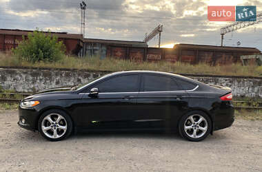 Седан Ford Fusion 2016 в 
