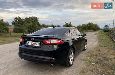 Седан Ford Fusion 2016 в 