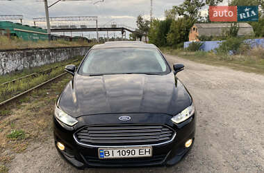 Седан Ford Fusion 2016 в 