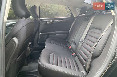 Седан Ford Fusion 2016 в 