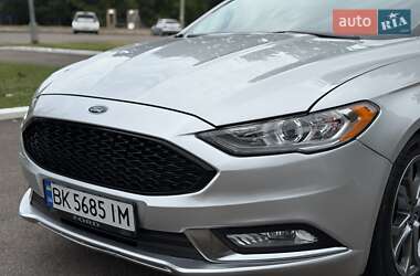 Седан Ford Fusion 2017 в 