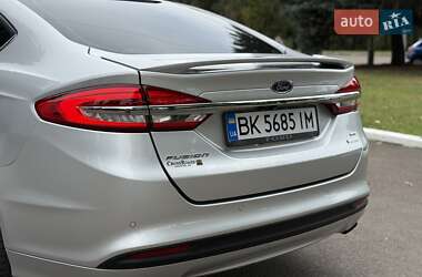 Седан Ford Fusion 2017 в 