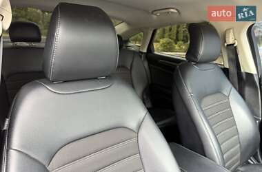Седан Ford Fusion 2017 в 
