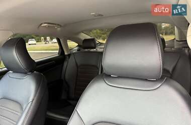 Седан Ford Fusion 2017 в 