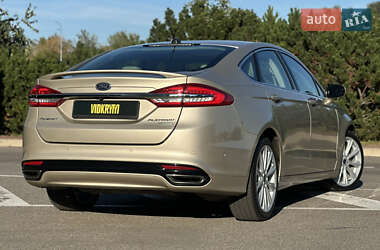 Седан Ford Fusion 2016 в 