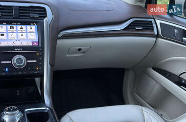 Седан Ford Fusion 2016 в 
