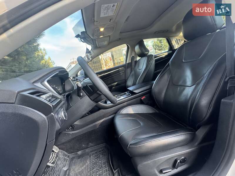 Седан Ford Fusion 2016 в Одесі