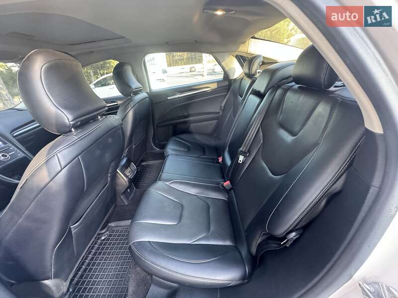 Седан Ford Fusion 2016 в Одесі