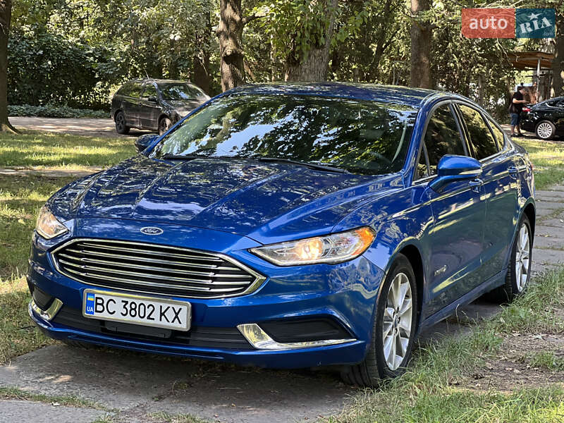 Седан Ford Fusion 2017 в 
