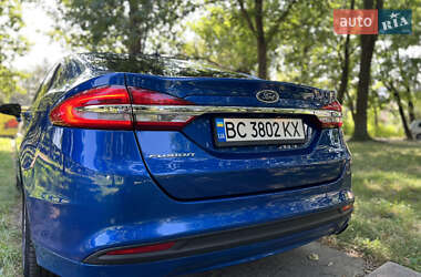 Седан Ford Fusion 2017 в 