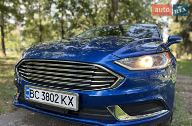 Седан Ford Fusion 2017 в 