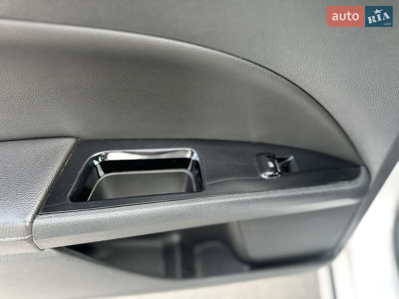 Седан Ford Fusion 2013 в Києві