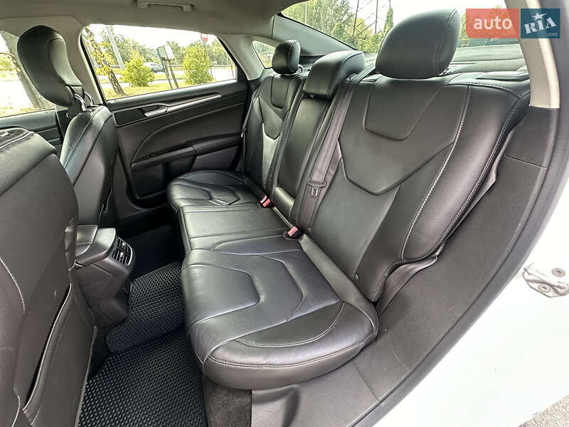 Седан Ford Fusion 2013 в Києві