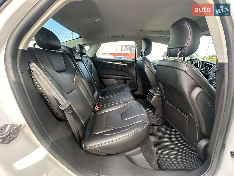 Седан Ford Fusion 2013 в Києві