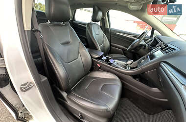 Седан Ford Fusion 2013 в 