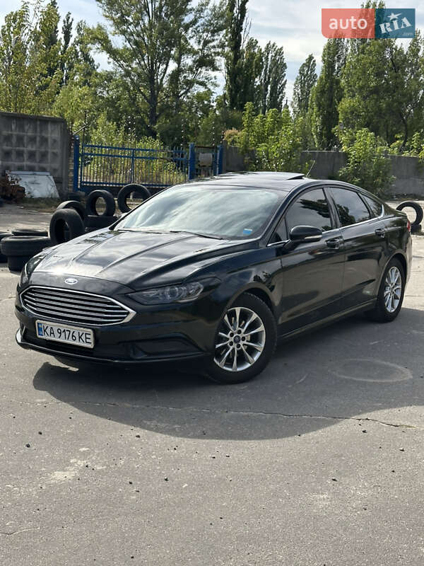 Седан Ford Fusion 2017 в 