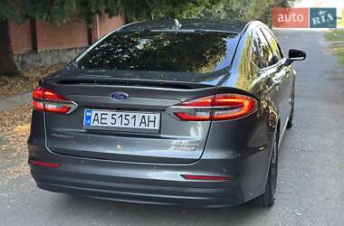 Седан Ford Fusion 2019 в 
