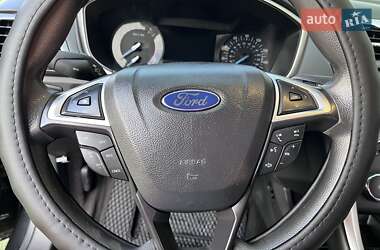 Седан Ford Fusion 2013 в 