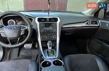 Седан Ford Fusion 2013 в 