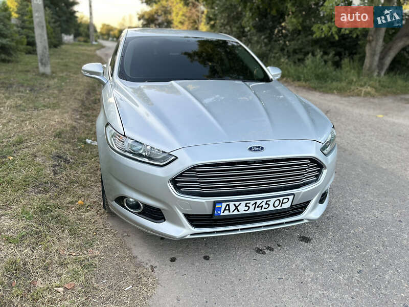 Седан Ford Fusion 2015 в  фото Седан Ford Fusion 2015 в