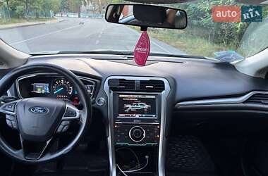 Седан Ford Fusion 2017 в 