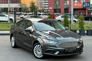 Седан Ford Fusion 2017 в 