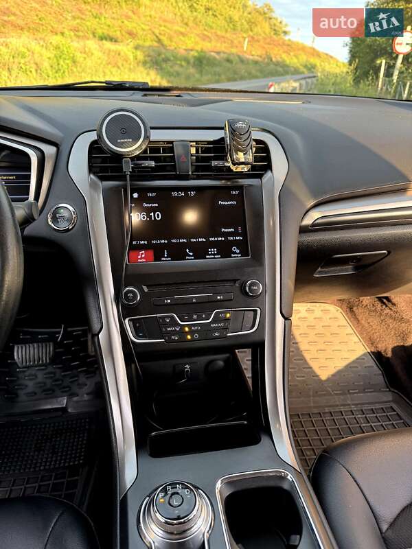 Седан Ford Fusion 2016 в Теребовле