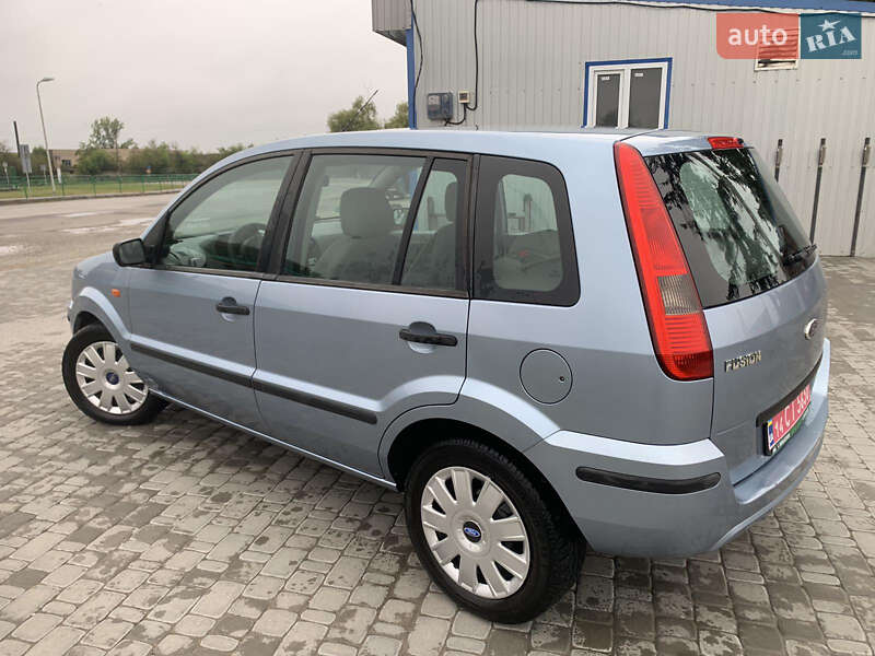 Хэтчбек Ford Fusion 2004 в Борщеве