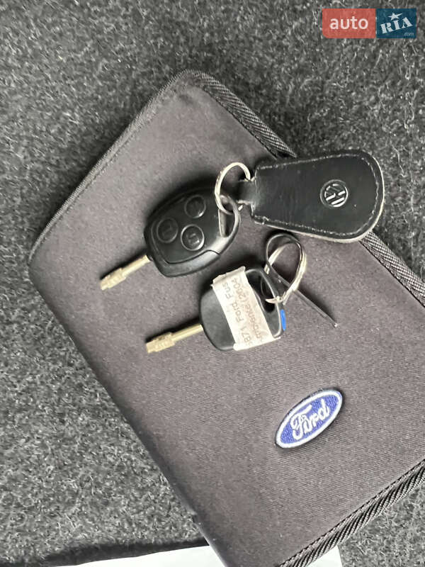 Хэтчбек Ford Fusion 2004 в Борщеве
