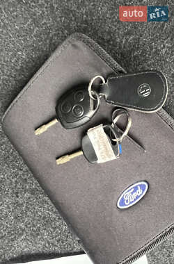 Хетчбек Ford Fusion 2004 в 