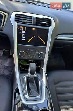 Седан Ford Fusion 2014 в 