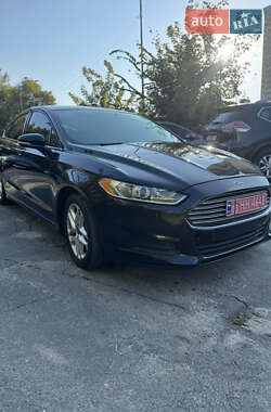 Седан Ford Fusion 2016 в 