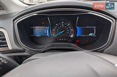 Седан Ford Fusion 2013 в 