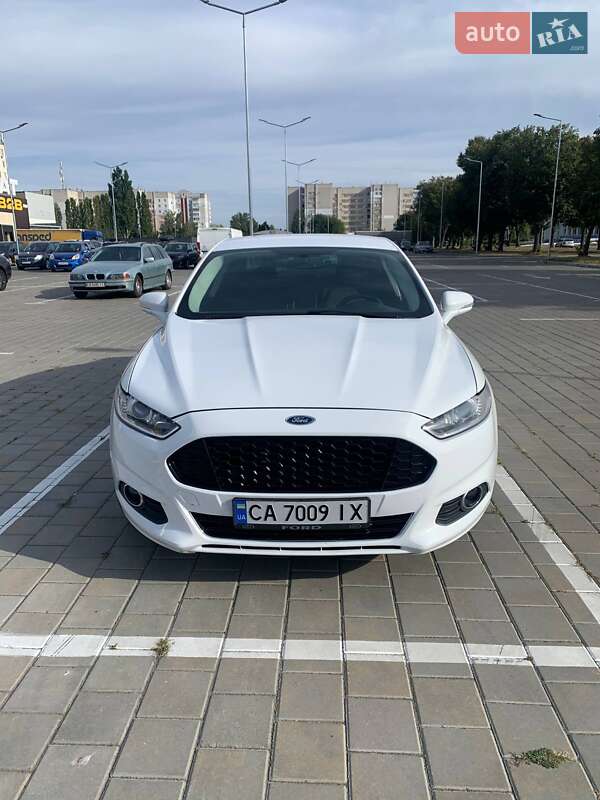 Седан Ford Fusion 2013 в 