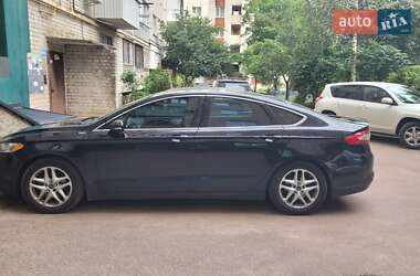 Седан Ford Fusion 2016 в 