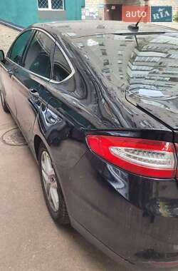 Седан Ford Fusion 2016 в 
