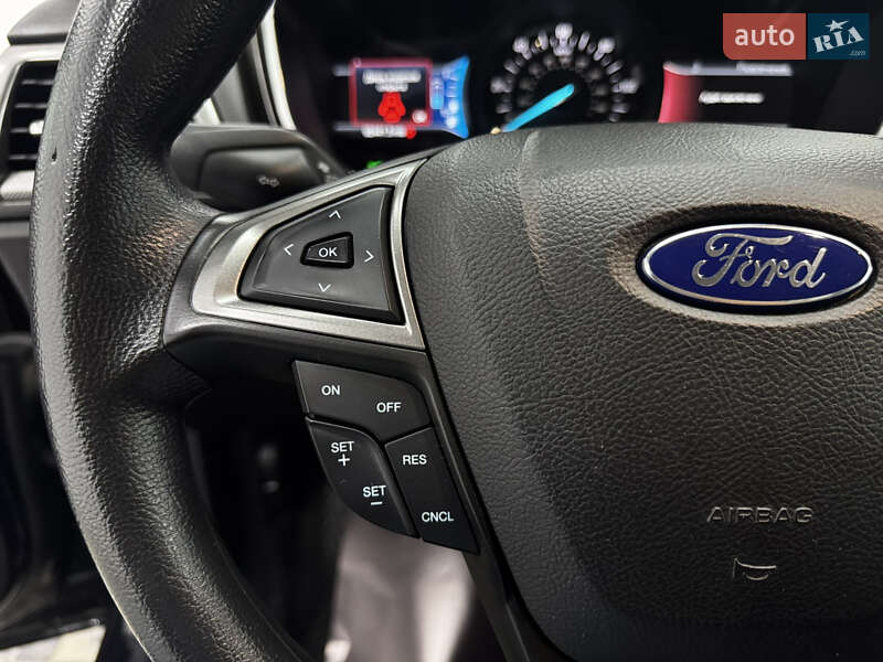Седан Ford Fusion 2016 в Одесі