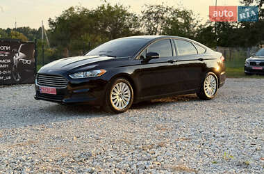 Седан Ford Fusion 2016 в Новояворівську