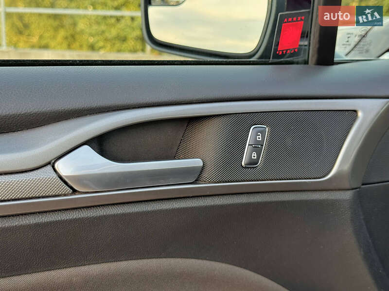 Седан Ford Fusion 2016 в Киеве фото 42 Седан Ford Fusion 2016 в Киеве