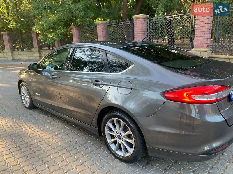 Седан Ford Fusion 2017 в Одесі